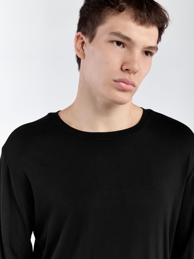 Лонгслив с манжетами из струящейся ткани