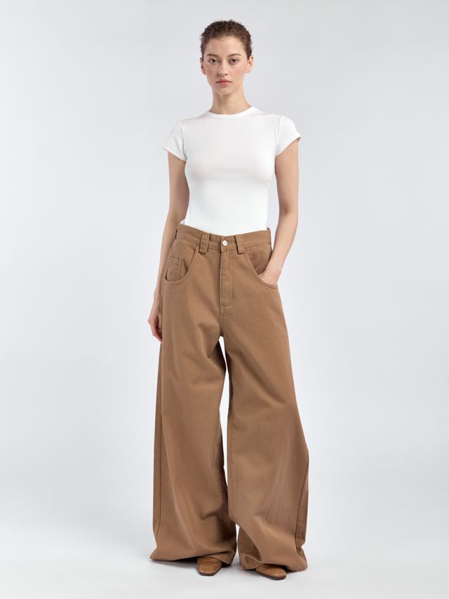 Джинсы прямого силуэта с высокой талией