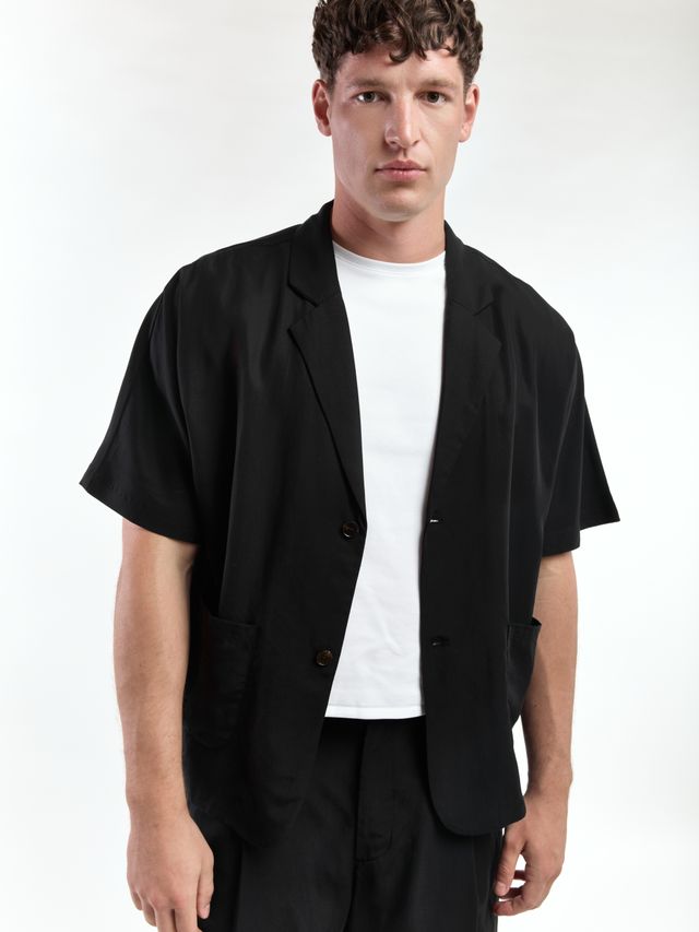 Облегченный пиджак с коротким рукавом