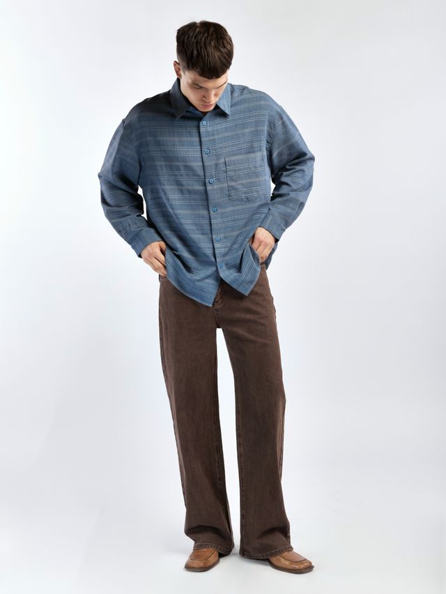 Рубашка из фактурной ткани под джинсу