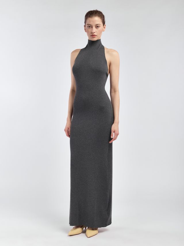 Трикотажное платье с высоким горлом