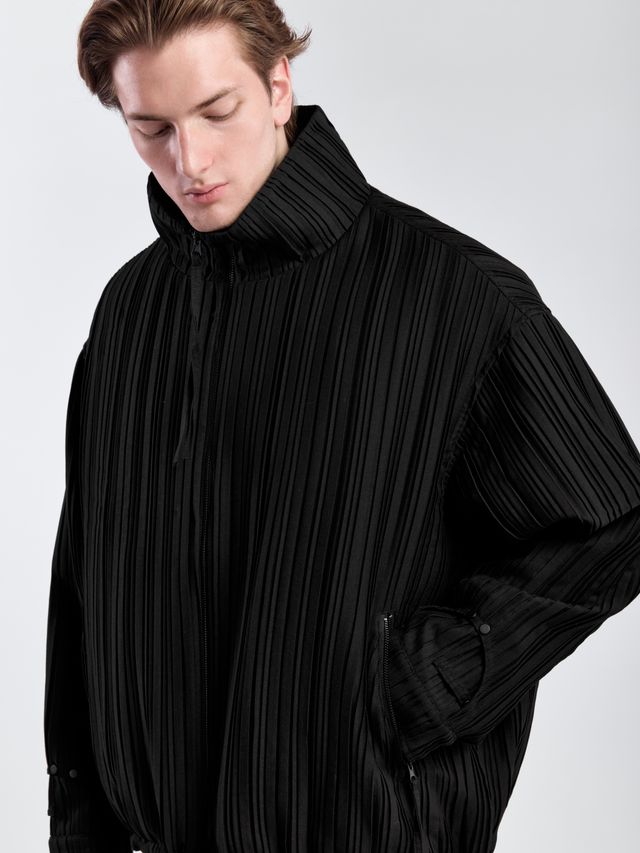 Куртка в рубчик с воротником-стойкой