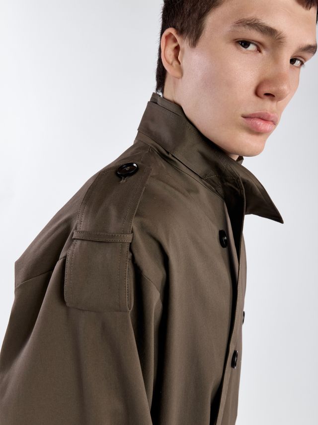 Асимметричный тренч с заниженным поясом