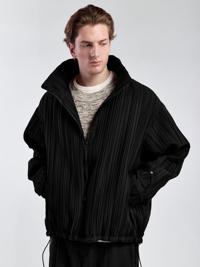 Куртка в рубчик с воротником-стойкой